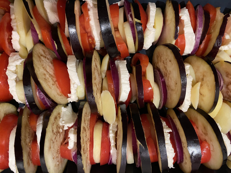Gezond recept: Aubergineschotel mozzarella en tomaat